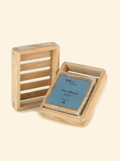 Sæbeskål i 100 % bambus fra THE INMANI – naturlig, antibakteriel og plastikfri. Ideel til opbevaring af faste sæber og shampoo bars.