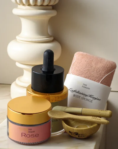 Naturligt WELLNESS ansigtsplejesæt fra THE INMANI med ansigtsolie, mineralmaske, konjac‑svamp og maskemix‑kit