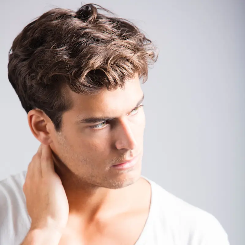 Pleje til fedtet hovedbund med fokus på lethed og et frisk udtryk