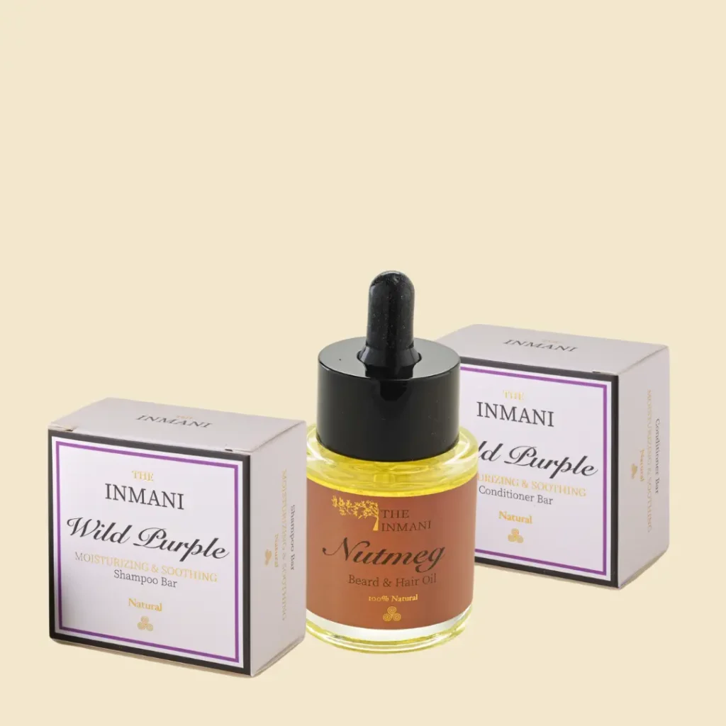 Fugtgivende plejekit til tørt, kruset eller krøllet hår fra THE INMANI med Wild Purple shampoo bar, balsam bar og hårolie